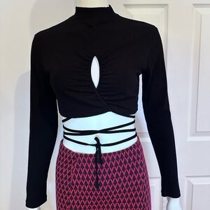 CH Trendy Black Ribbed Long Sleeve Keyhole Cropped Top sz Medium